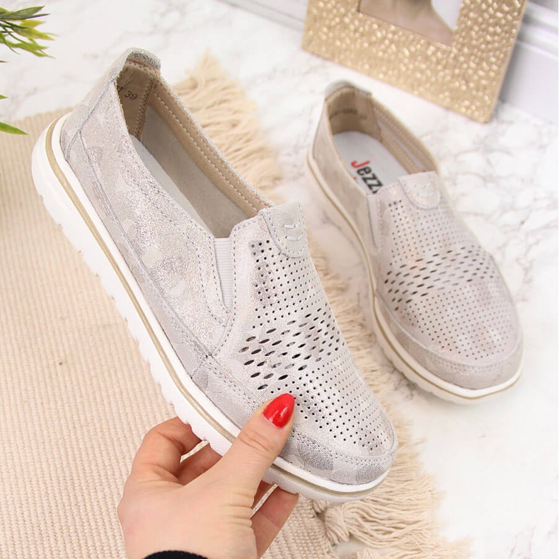 Chaussures femme cuir ajouré doré Jezzi d'or