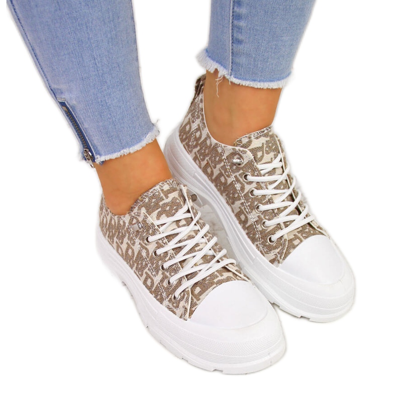 Baskets beiges pour femmes sur la plateforme avec inscriptions Sabatina