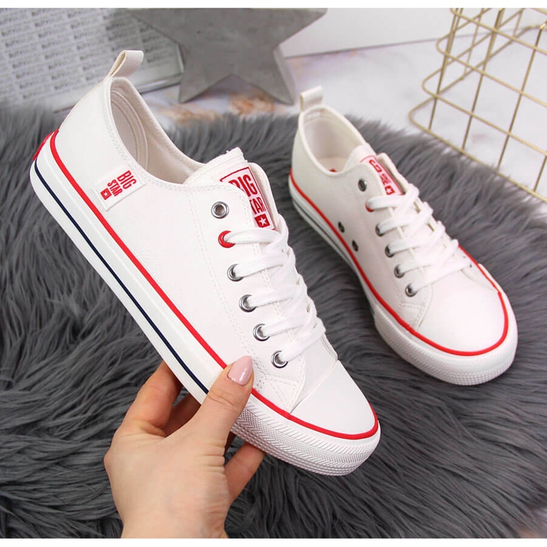 Baskets basses en éco-cuir blanc Big Star JJ274130 blanche Baskets basses en éco-cuir blanc Big Star JJ274130 blanche