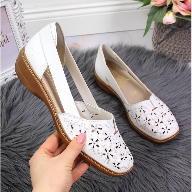 Chaussures femme en cuir blanc ajouré Rieker 41356 blanche