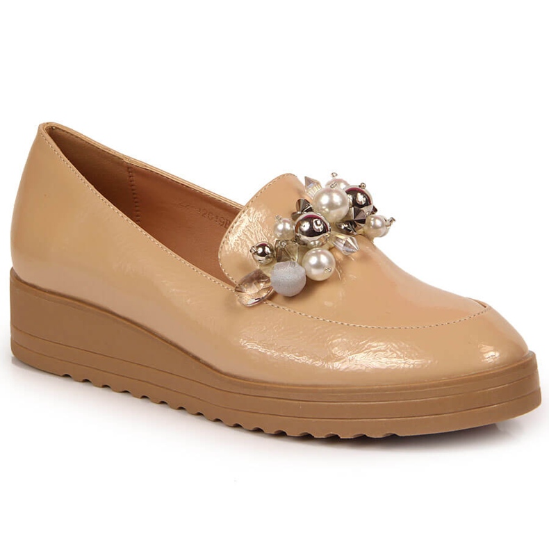 Chaussures pour femmes vernies avec des perles Potocki beiges
