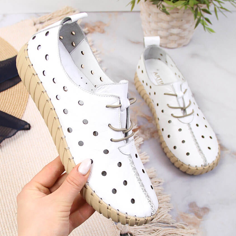 Chaussures confort ajourées Artiker blanches