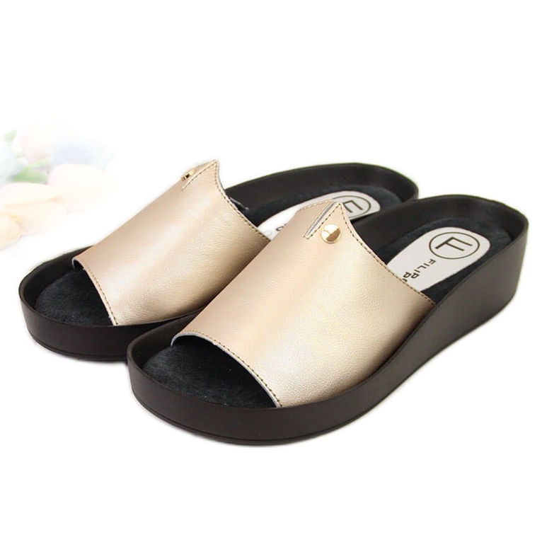 Chaussons compensés dorés femme en cuir Filippo d'or