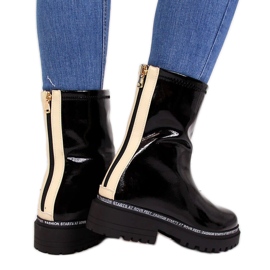 S.Barski Bottes en cuir verni noir par S. Barski