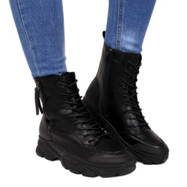 Bottes en cuir pour femmes sur la plateforme noire Goe II2N4031