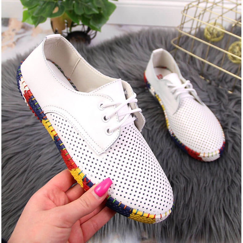 Chaussures confortables en cuir blanc ajouré Artiker