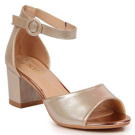 Sandales dorées pour femmes Vinceza sur le poteau