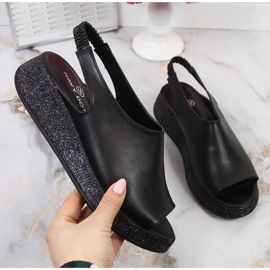 Sandales noires pour femmes sur la plateforme Navy Dot le noir