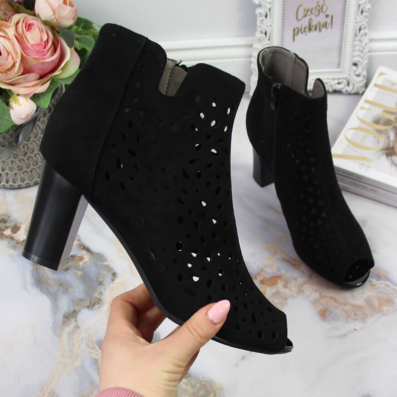 Bottes de printemps pour femmes sur un poteau ajouré Jezzi noir le noir