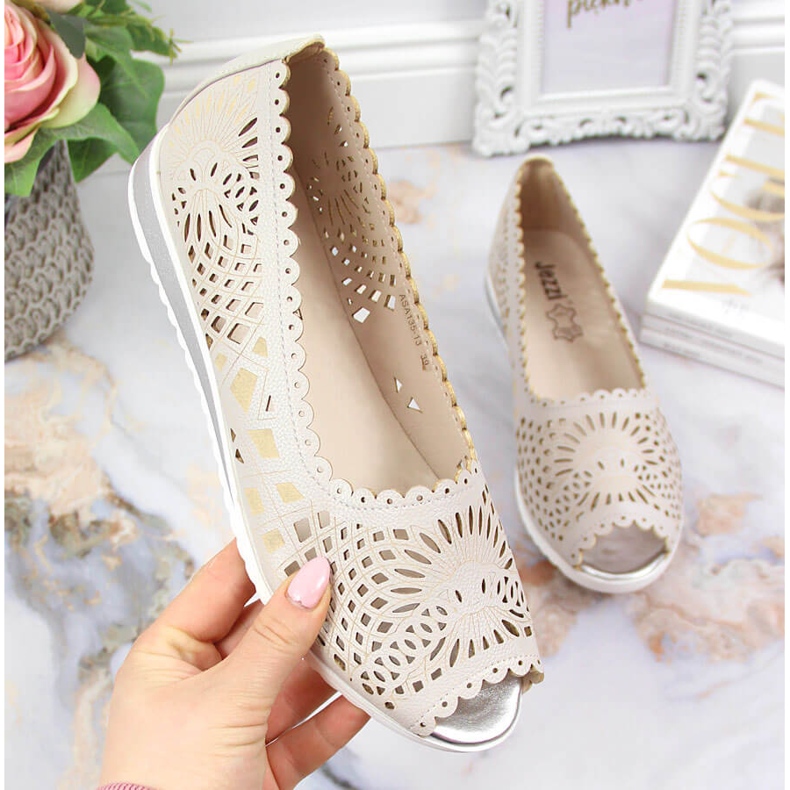 Chaussures femme Jezzi ajourées, bout ouvert, beige