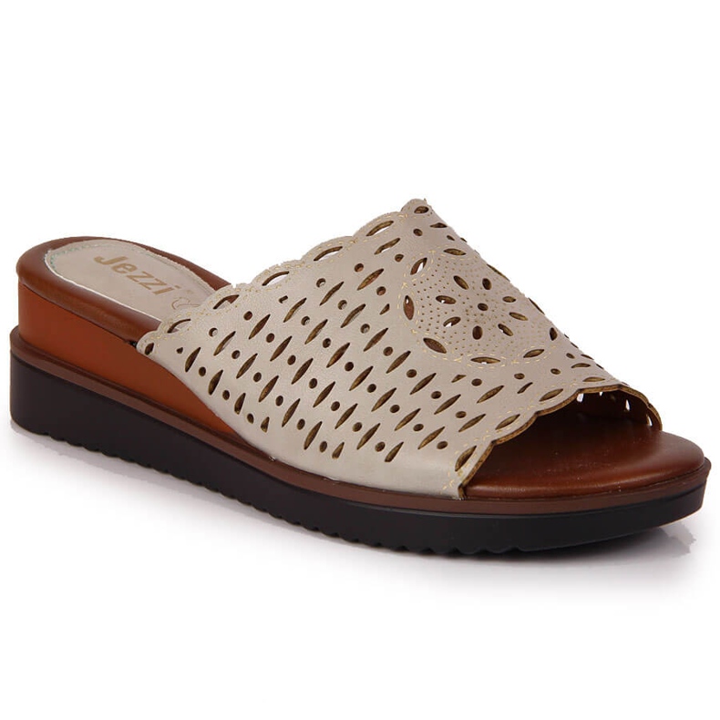 Babouches grises pour femme sur le compensé ajouré Jezzi Babouches grises pour femme sur le compensé ajouré Jezzi