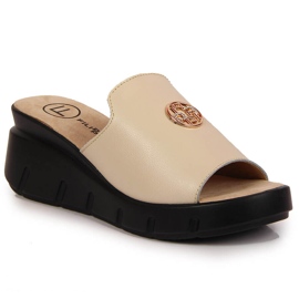Babouches femme en cuir sur talon compensé Filippo beige Babouches femme en cuir sur talon compensé Filippo beige