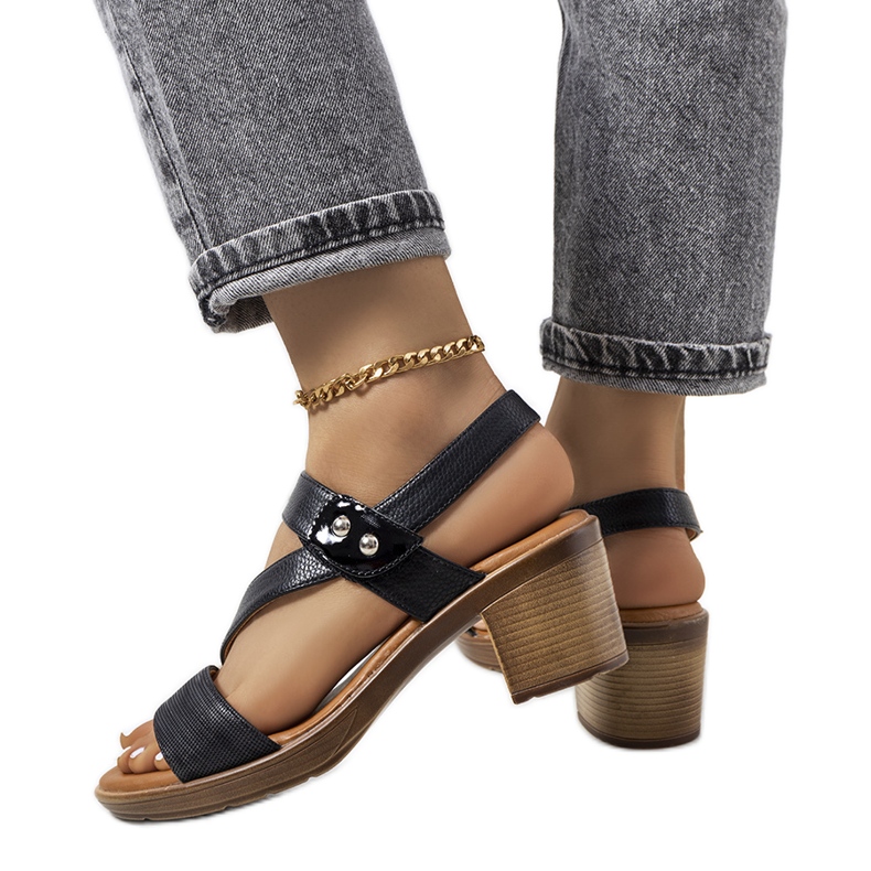 Sandales noires sur le poteau Ewert le noir