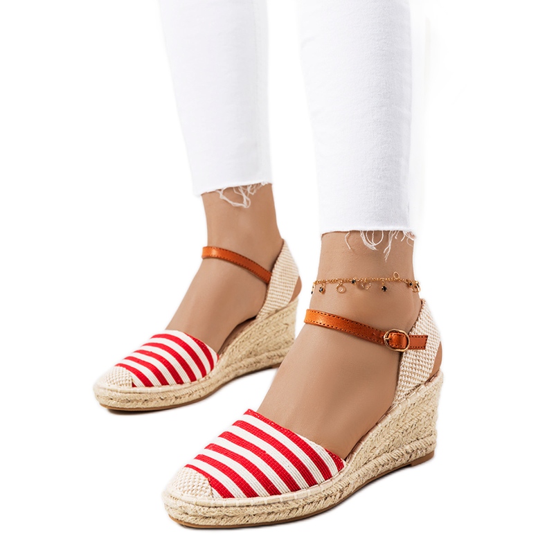 Espadrilles rouges sur le compensé Garvan beige