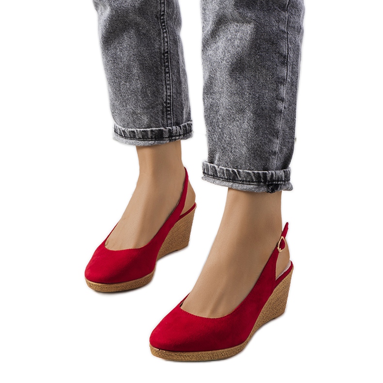 Espadrilles rouges sur le coin Ribeiro