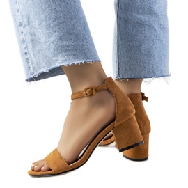 Sandales marron sur le poteau Deshe brun