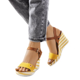 Espadrilles jaunes sur le talon compensé Storey