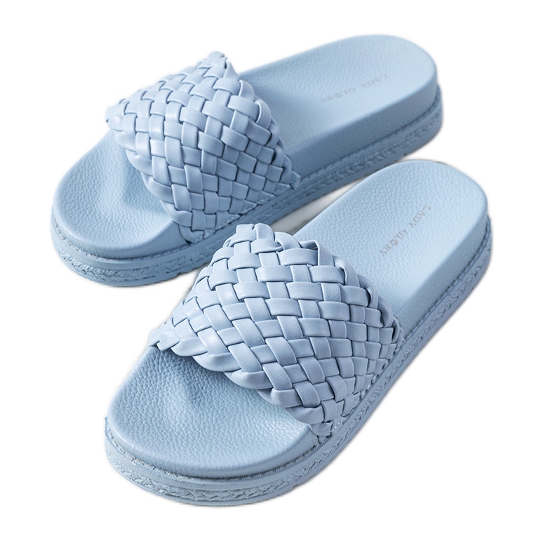 Tongs bleues sur la plateforme Kapper