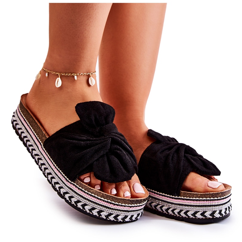 FJ1 Chaussons pour femmes sur une plate-forme massive Noir Terisa le noir