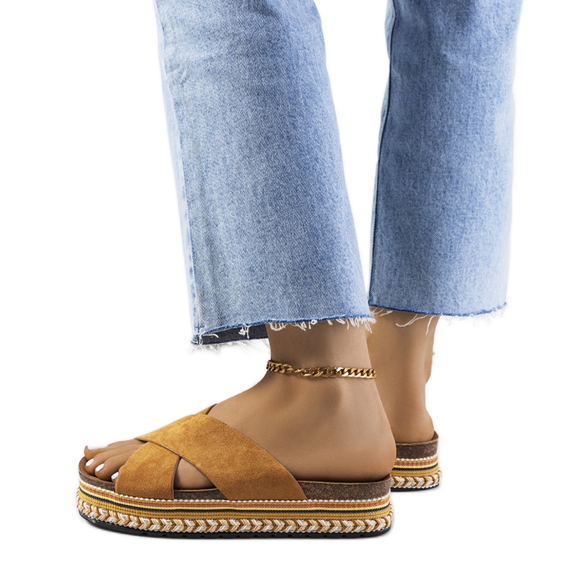 Chaussons marron sur la plateforme Muncho brun