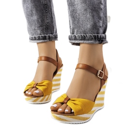Espadrilles jaunes sur compensées Shishani