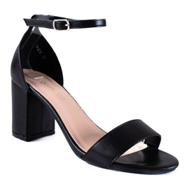 SHELOVET Sandales classiques sur un bar le noir