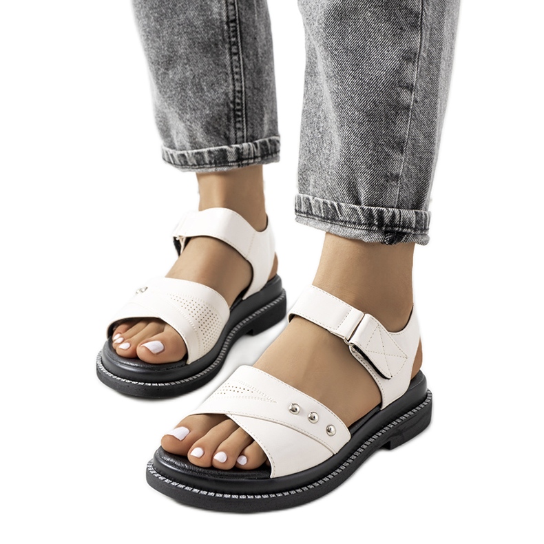 Sandales blanches sur la plateforme Meis beige écru