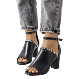 Sandales noires Nasrin Shank le noir