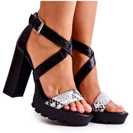 Sandales à la mode sur une barre serpent noir et blanc Rammis blanche le noir
