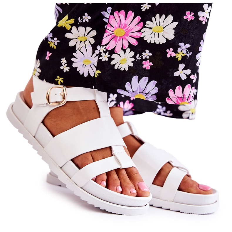 Sandales en cuir sur la plate-forme blanche de Tessy