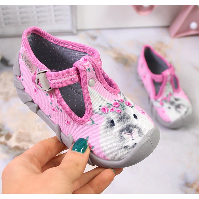Chaussons fille avec lapin rose Befado
