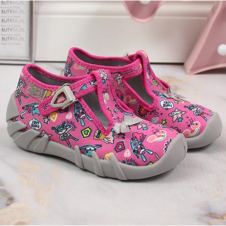 Chaussons fille avec fermeture Befado rose