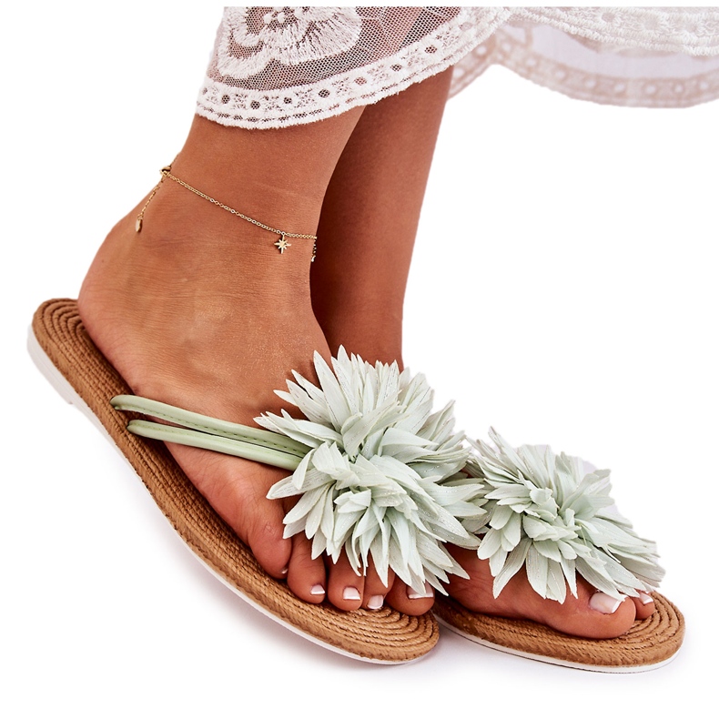 Tongs pour femme avec ornement en tissu vert Eviana