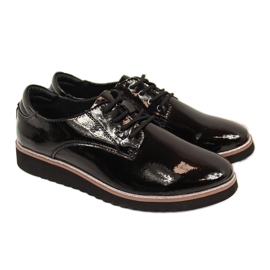 Chaussures femme en cuir verni noir Filippo le noir