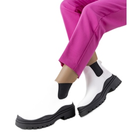 Bottes blanches sur une semelle haute Wekey
