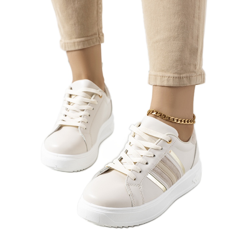 Baskets beiges sur la plateforme Goldsmi blanche