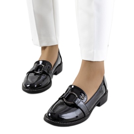 Chaussures laquées noires d'Aveni