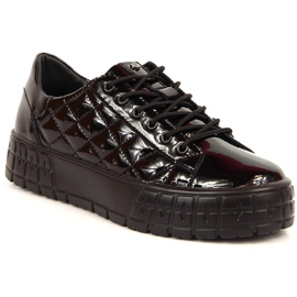 Chaussures femme matelassées vernies noires Filippo