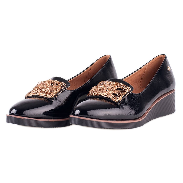 Chaussures laquées élégantes par W. Potocki le noir