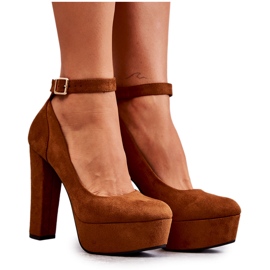 Escarpins en daim sur la plate-forme Camel Rivia brun