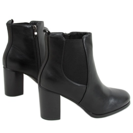 Bottes classiques à talons hauts par Elvira Black noir