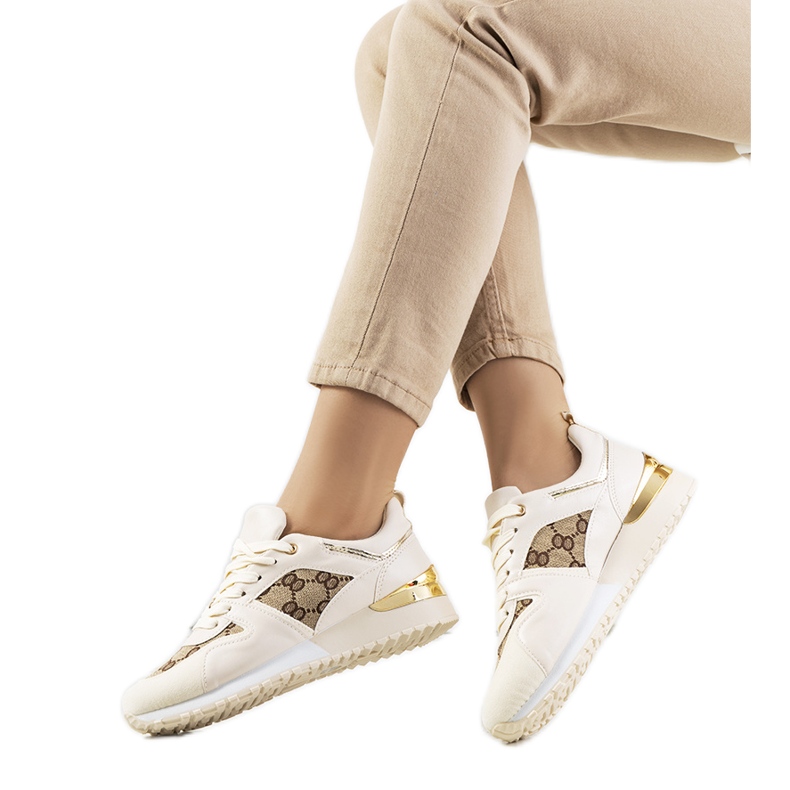 Baskets beiges de Malrton