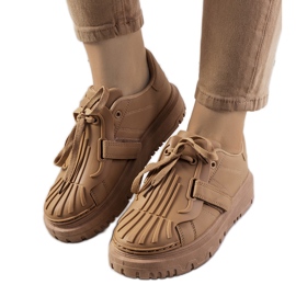 Baskets beiges avec Pates Velcro