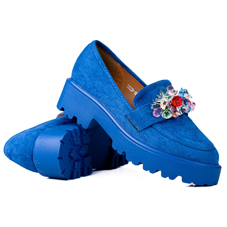 Mocassins pour femmes sur la plate-forme Vinceza avec une décoration bleue Mocassins pour femmes sur la plate-forme Vinceza avec une décoration bleue