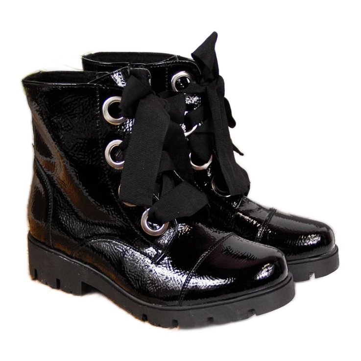 Bottes laquées noires isolées noires pour filles Kornecki Jr 6220 le noir