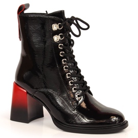 S.Barski Bottes noires isolées noires par S. Barski