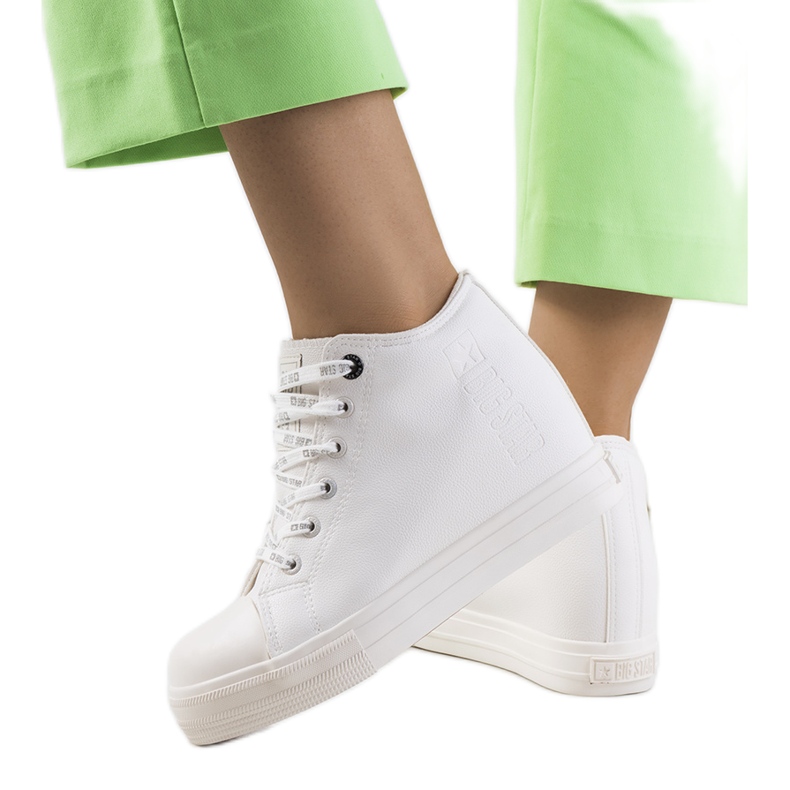 Baskets blanches sur le compensé Big Star EE274128 Baskets blanches sur le compensé Big Star EE274128