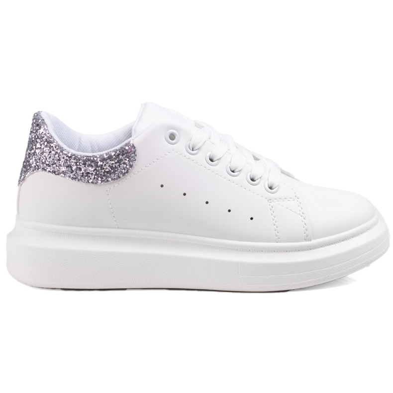 Baskets blanches pour femmes Shelovet sur une plate-forme blanche Baskets blanches pour femmes Shelovet sur une plate-forme blanche