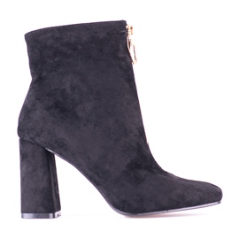 Bottes noires pour femmes sur le poteau Shelovet avec une fermeture éclair dorée