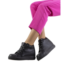 Baskets noires sur le compensé Big Star EE274127
